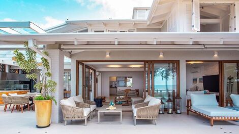 CASA ALTO PADRÃO NA PRAIA DE CAMBURI PE NA AREIA