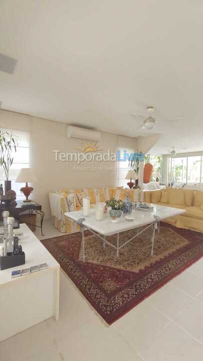 Casa para alquiler de vacaciones em São Sebastião (Praia da Baleia)