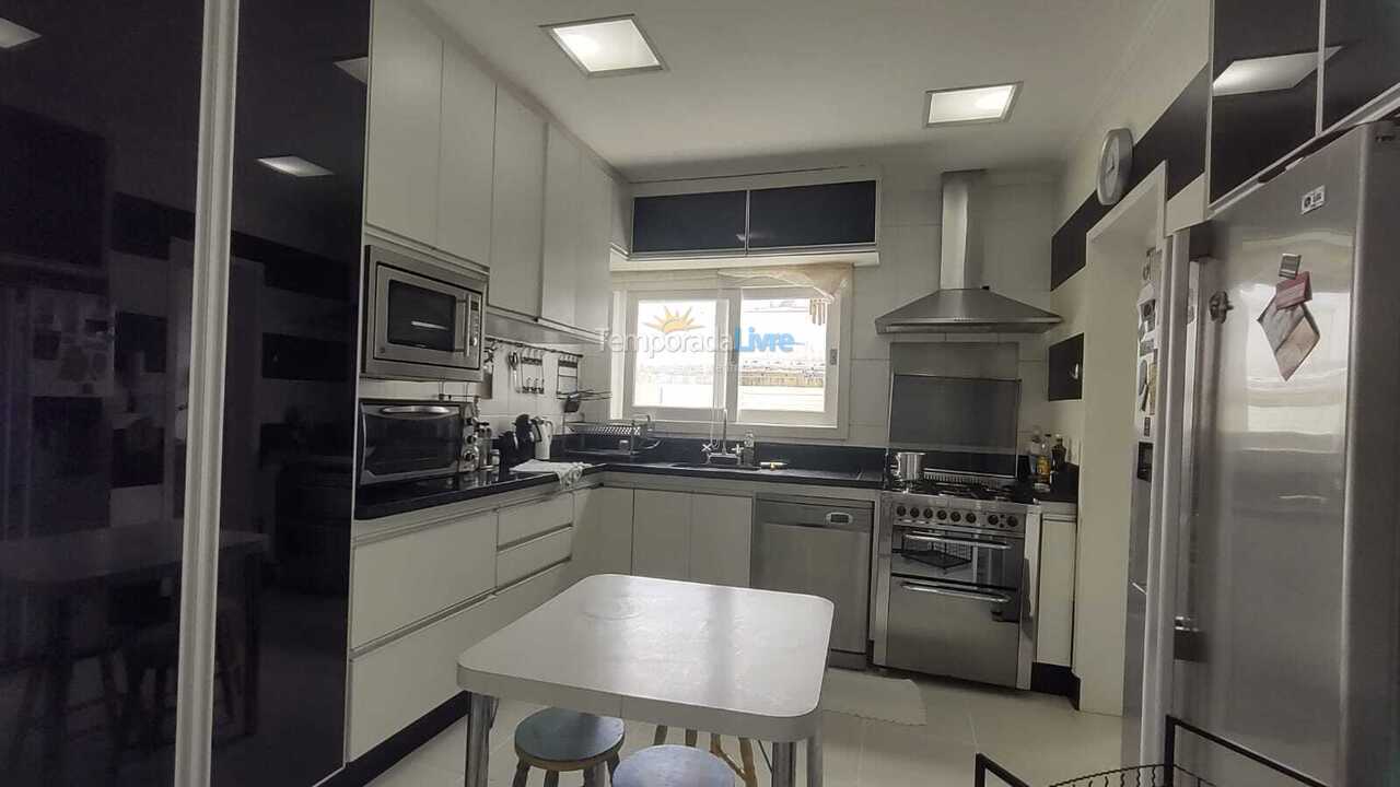 Casa para alquiler de vacaciones em São Sebastião (Praia da Baleia)