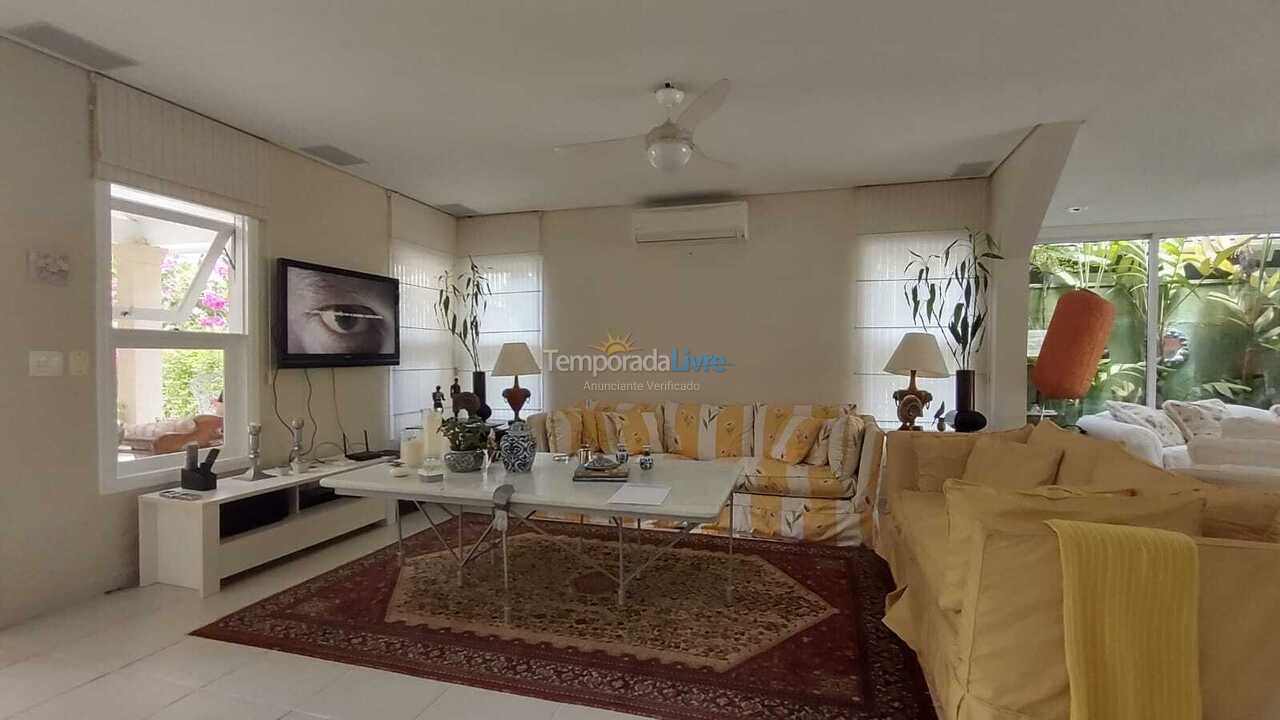 Casa para alquiler de vacaciones em São Sebastião (Praia da Baleia)