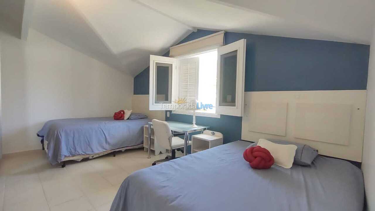 Casa para alquiler de vacaciones em São Sebastião (Praia da Baleia)