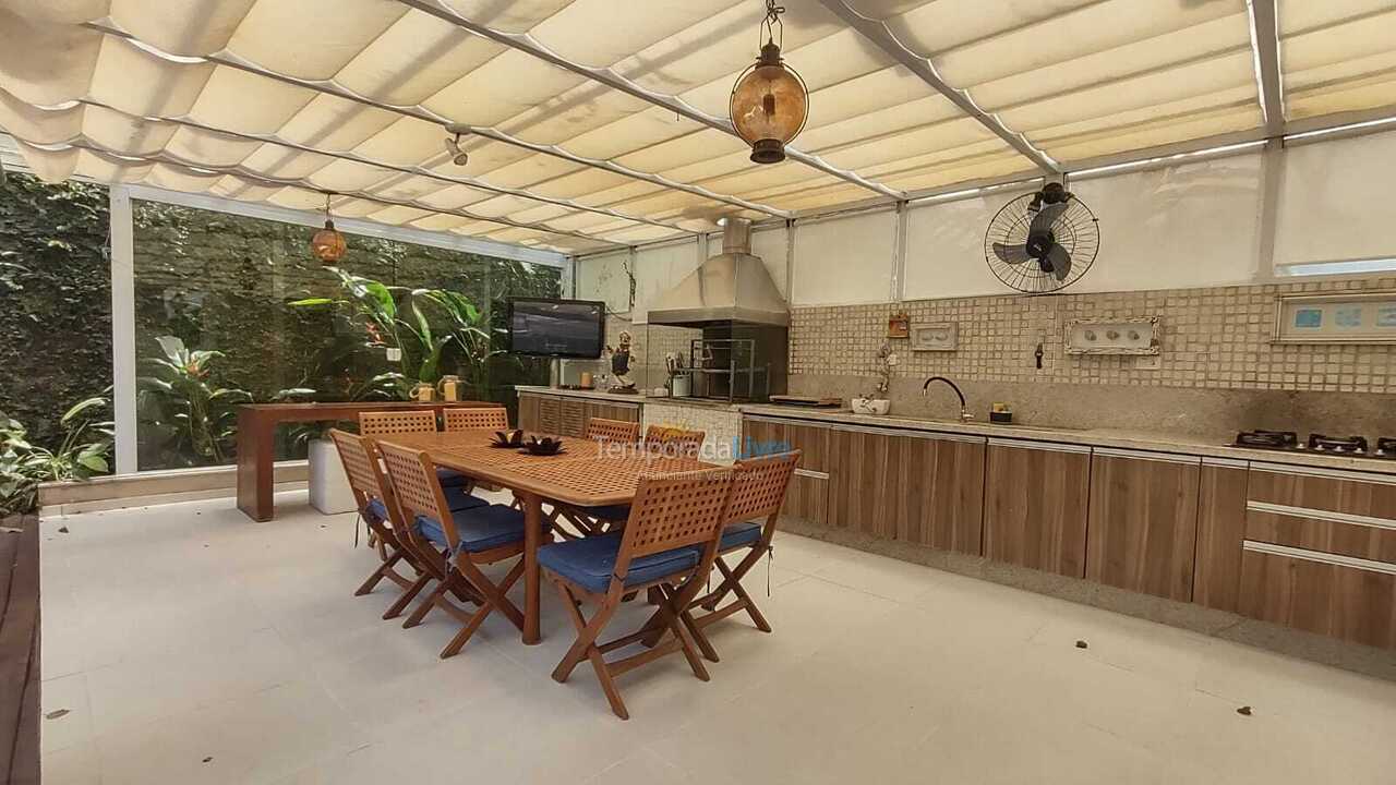 Casa para alquiler de vacaciones em São Sebastião (Praia da Baleia)