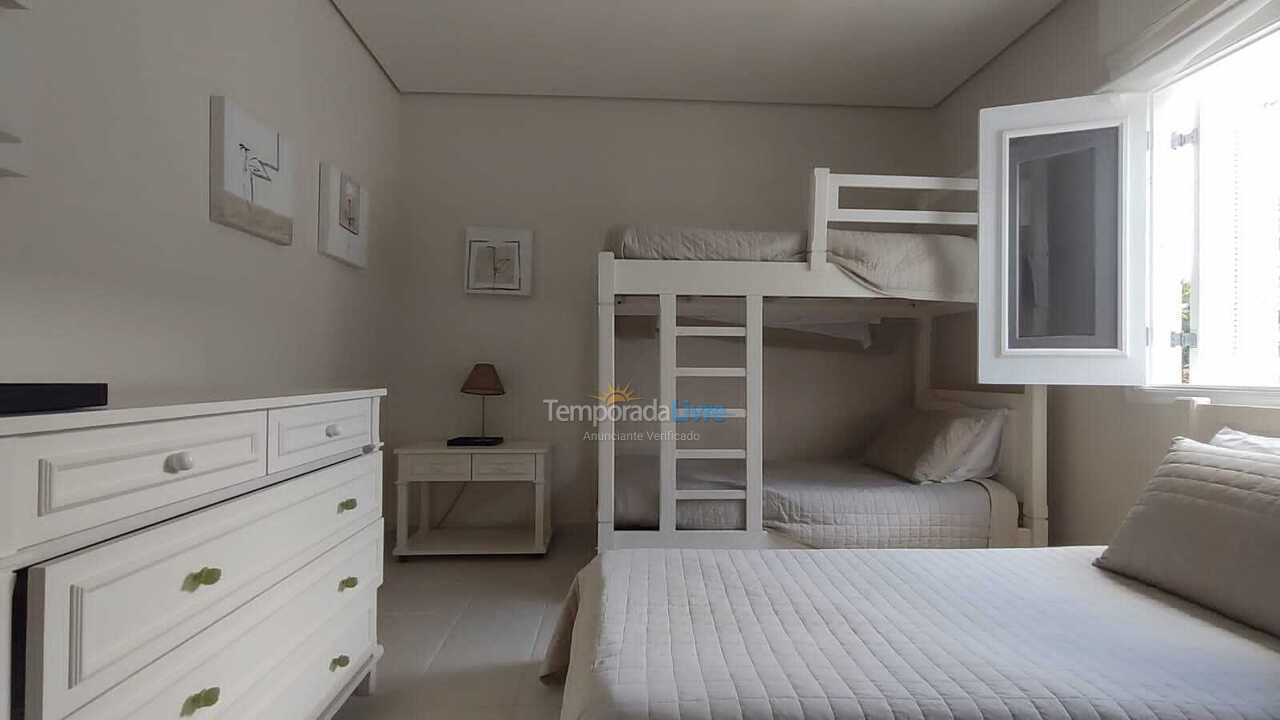 Casa para alquiler de vacaciones em São Sebastião (Praia da Baleia)