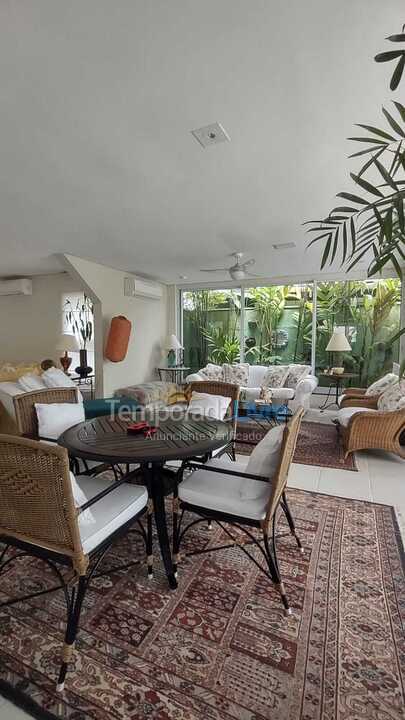 Casa para alquiler de vacaciones em São Sebastião (Praia da Baleia)