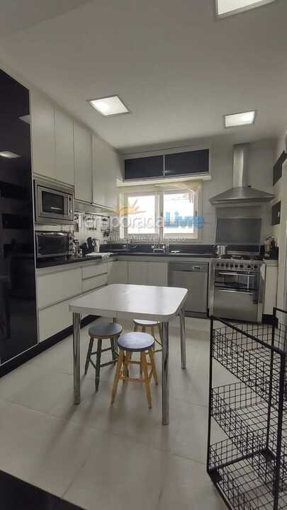 Casa para alquiler de vacaciones em São Sebastião (Praia da Baleia)