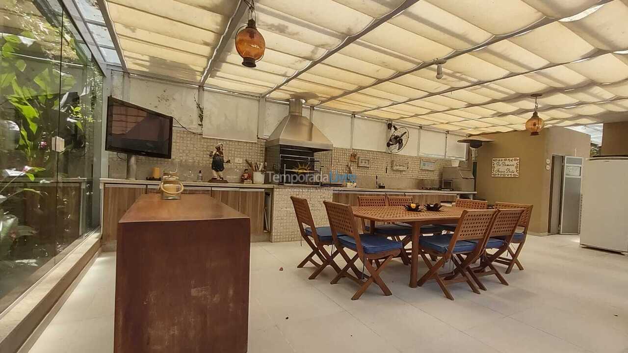 Casa para alquiler de vacaciones em São Sebastião (Praia da Baleia)