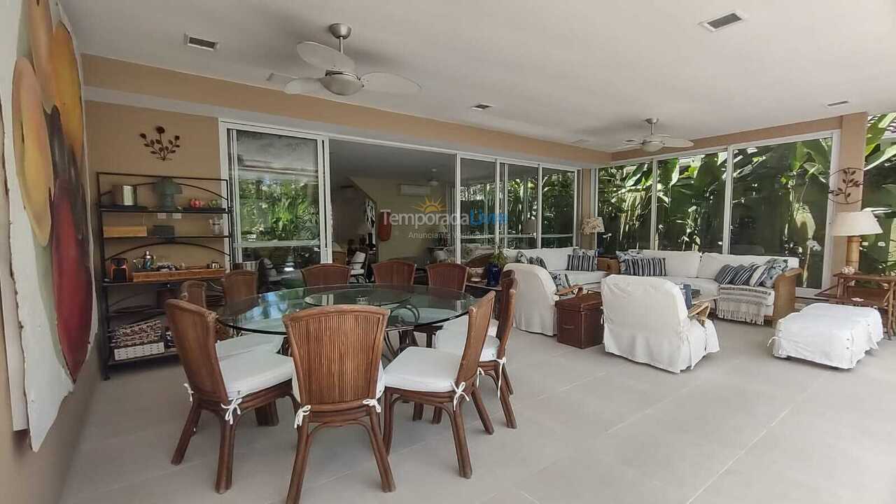 Casa para alquiler de vacaciones em São Sebastião (Praia da Baleia)