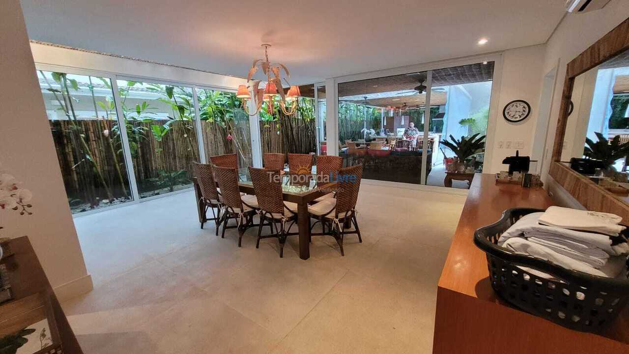 Casa para aluguel de temporada em São Sebastião (Praia da Baleia)