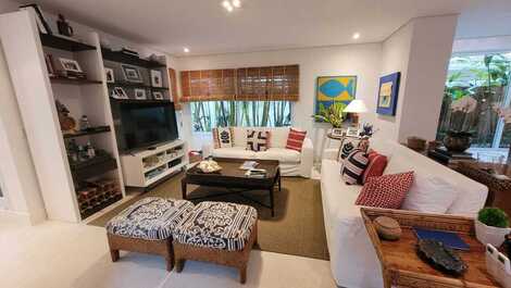 CASA ACONCHEGANTE NA PRAIA DA BALEIA