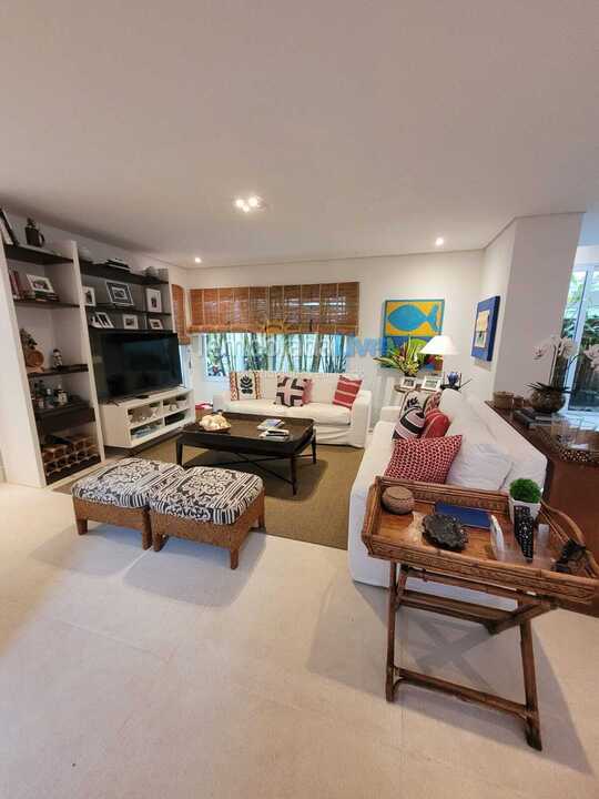 Casa para aluguel de temporada em São Sebastião (Praia da Baleia)