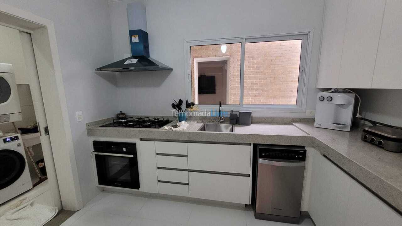 Casa para aluguel de temporada em São Sebastião (Praia da Baleia)