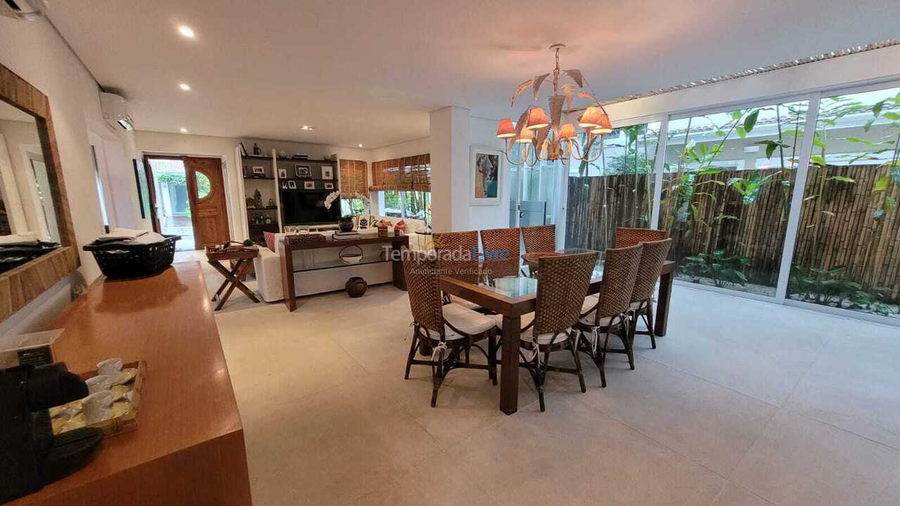 Casa para aluguel de temporada em São Sebastião (Praia da Baleia)