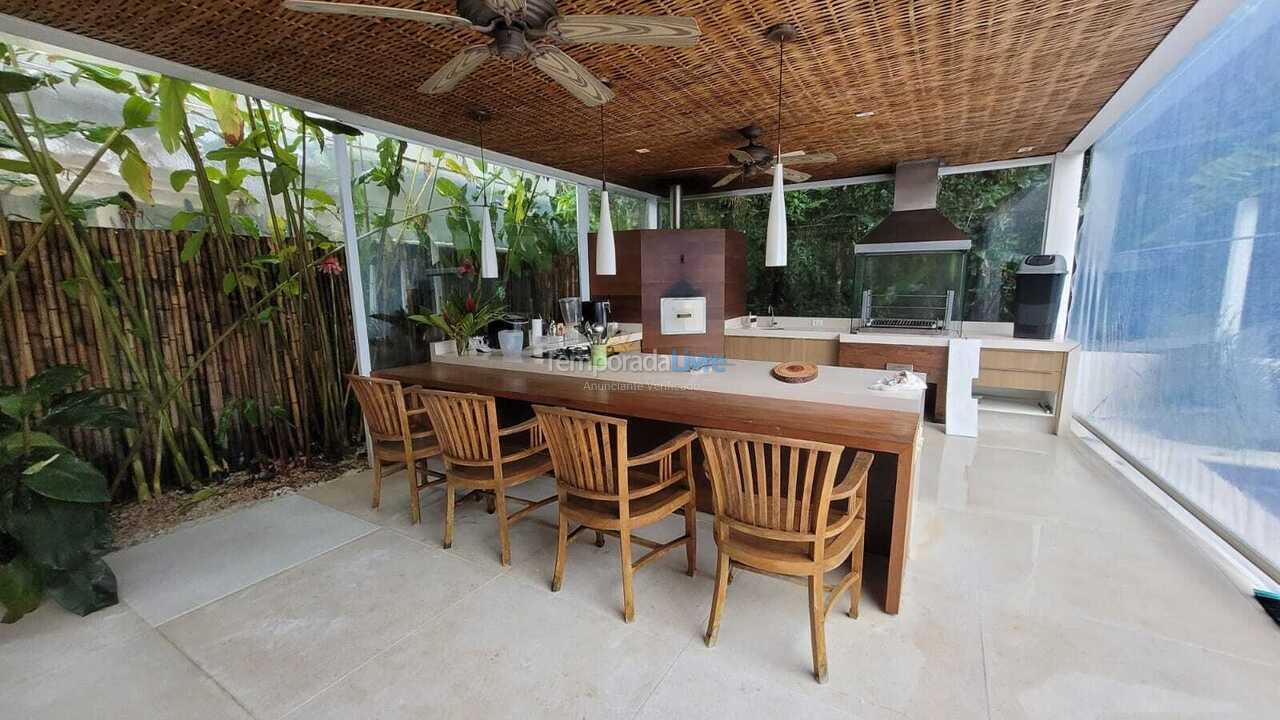 Casa para aluguel de temporada em São Sebastião (Praia da Baleia)