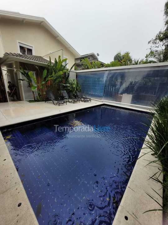 Casa para aluguel de temporada em São Sebastião (Praia da Baleia)