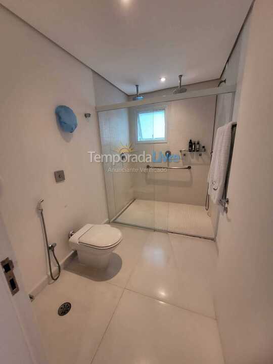 Casa para aluguel de temporada em São Sebastião (Praia da Baleia)