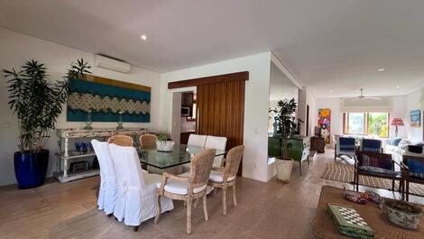 Exclusive House in a Gated Community in Barra do Una