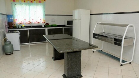 Cozinha interna toda equipada