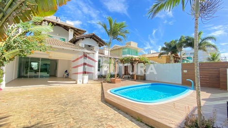 CASA COM PISCINA ALUGUEL DE TEMPORADA- MARISCAL- BOMBINHAS/SC (LC105F)