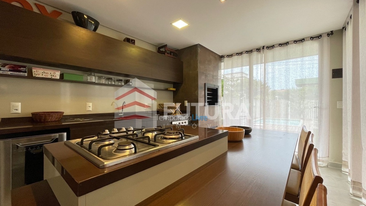 Casa para aluguel de temporada em Bombinhas (Canto Grande)