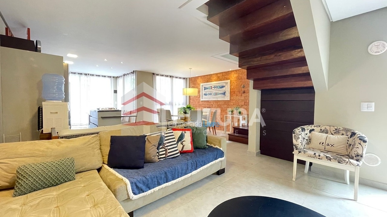 Casa para aluguel de temporada em Bombinhas (Canto Grande)