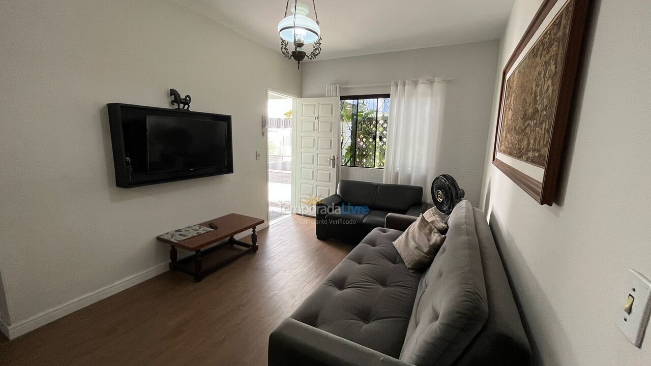 Casa para aluguel de temporada em Balneário Camboriú (Praia Central)