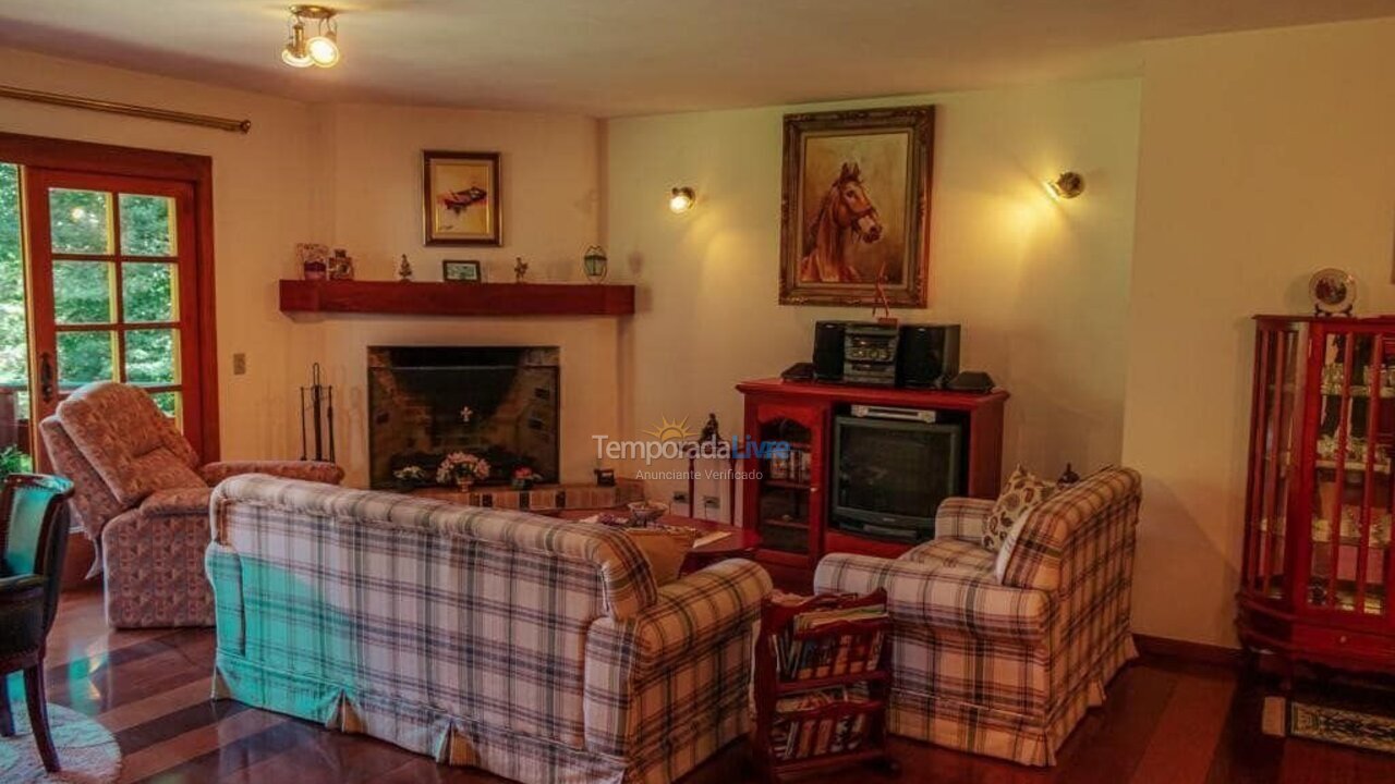 Apartment for vacation rental in Campos do Jordão (Capivari)