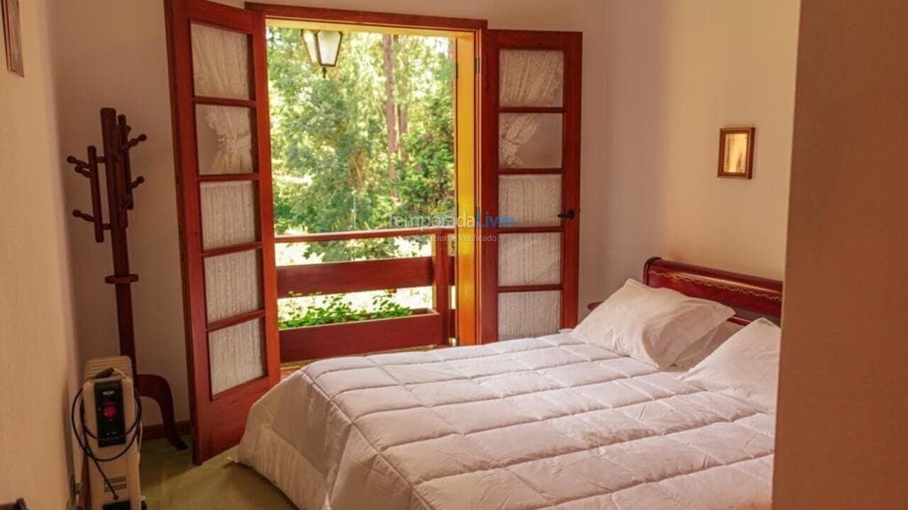 Apartment for vacation rental in Campos do Jordão (Capivari)