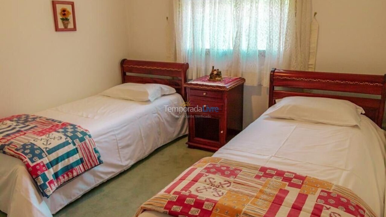 Apartment for vacation rental in Campos do Jordão (Capivari)