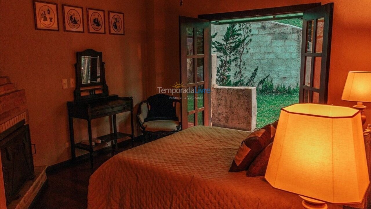 Casa para aluguel de temporada em Campos do Jordão (Pedra do Fogo)