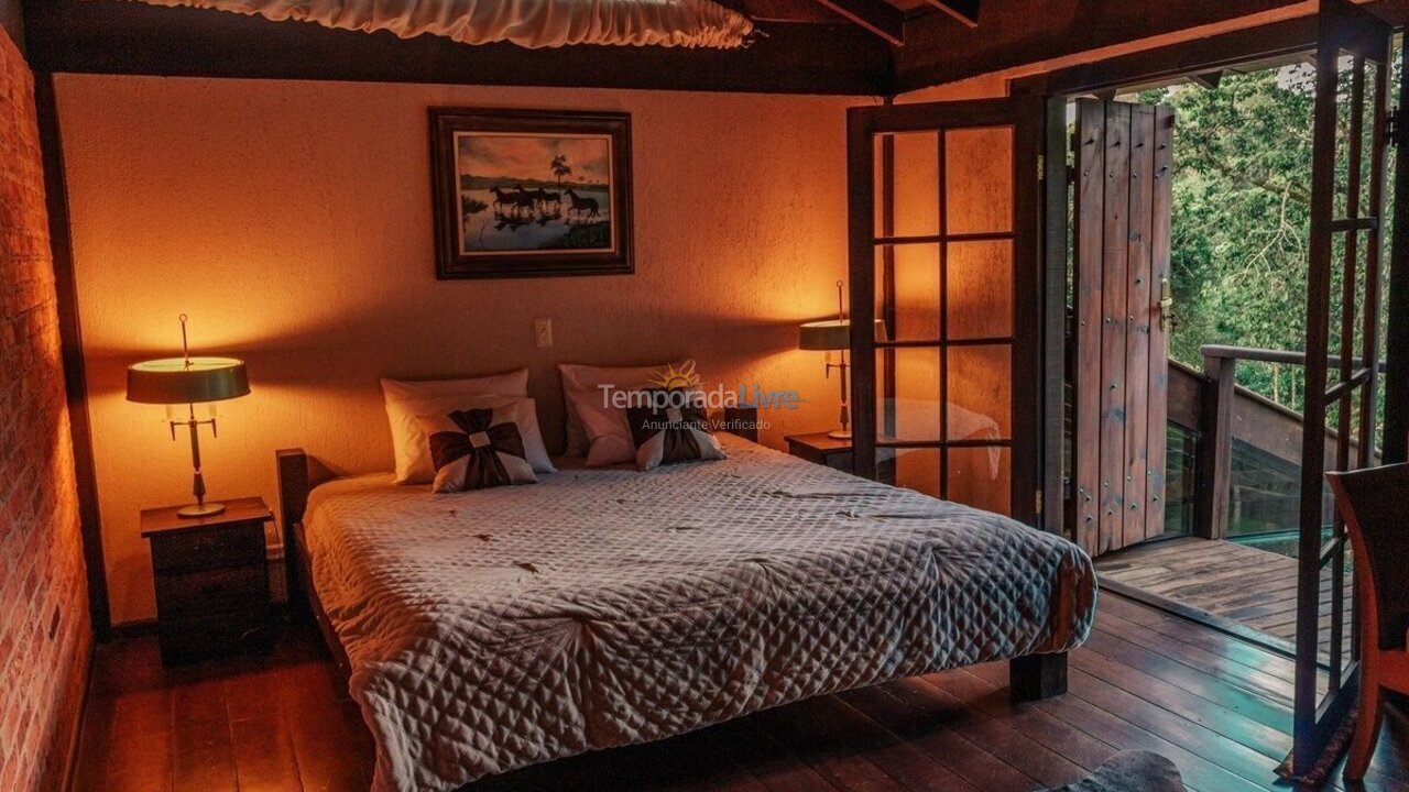 Casa para aluguel de temporada em Campos do Jordão (Pedra do Fogo)