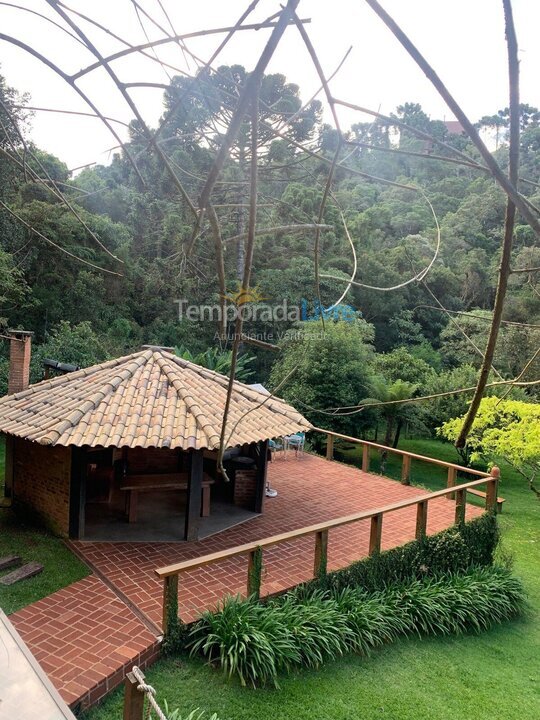 Casa para aluguel de temporada em Campos do Jordão (Pedra do Fogo)
