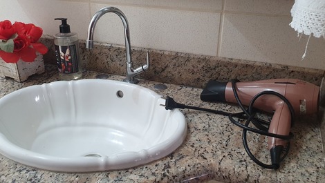 Casa arejada, confortável com piscina