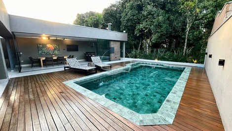 Mansion on the Riviera, 5 bedrooms at 260m from the beach