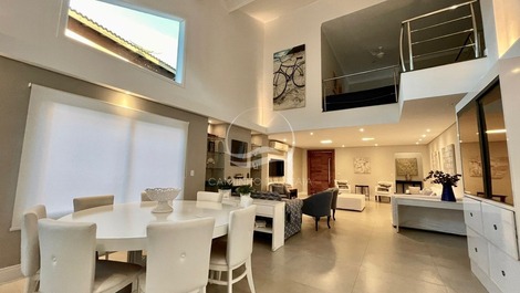 Mansion on the Riviera, 5 bedrooms at 260m from the beach