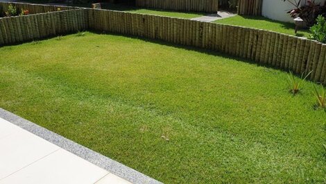 Apartamento con jardín