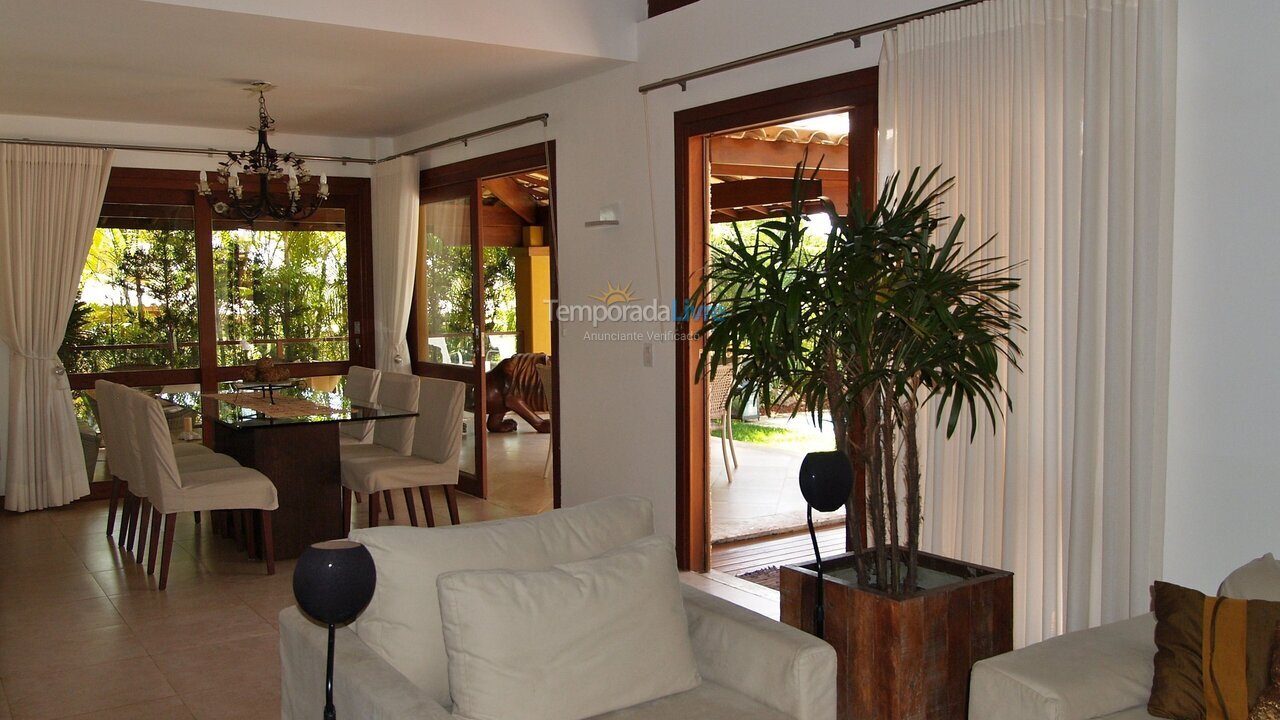 Casa para aluguel de temporada em Mata de São João (Imbassaí)