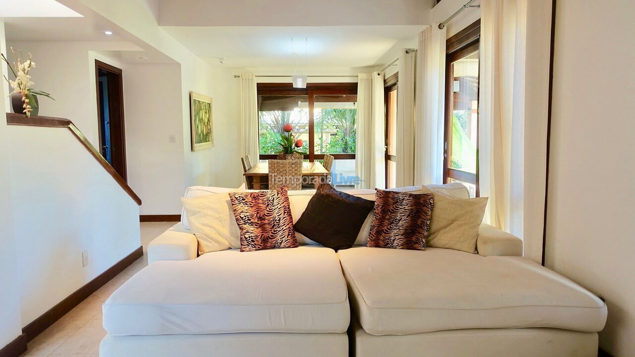 Casa para aluguel de temporada em Mata de São João (Imbassaí)