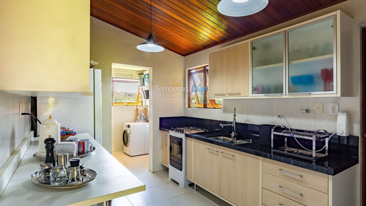 Apartamento para aluguel de temporada em Mata de São João (Imbassaí)