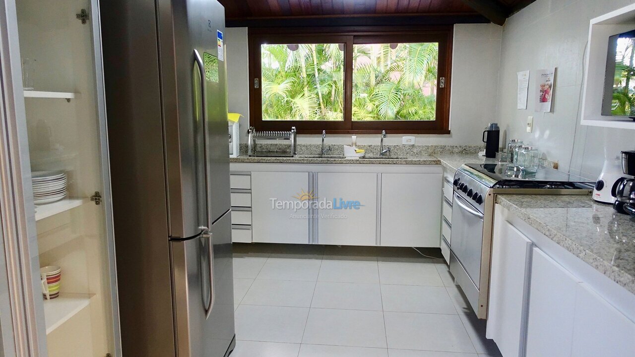 Casa para aluguel de temporada em Mata de São João (Imbassaí)