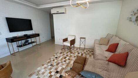 LORGEOUS THREE BEDROOMS AND BUILDING FRONT OF THE SEA