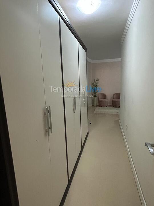 Apartment for vacation rental in Itapema (Centro)