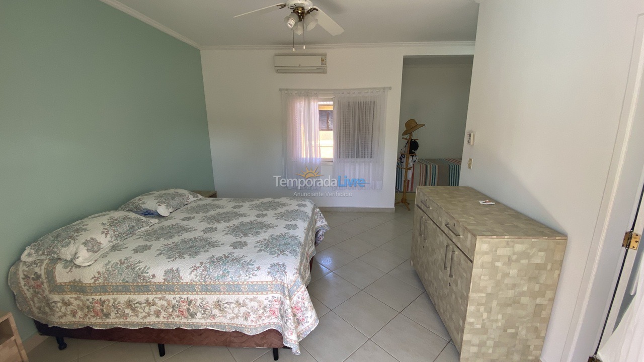 Casa para aluguel de temporada em Bertioga (Riviera de São Lourenço)