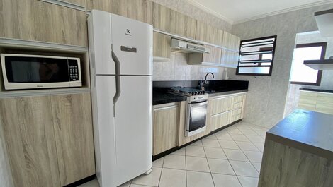 M004- EDIFICIO FRENTE AL MAR - PISCINA - HERMOSA VISTA (11) 98167-1362