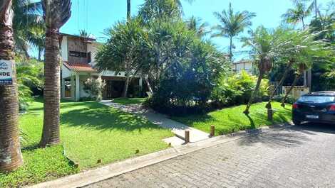 Casa 4 dorms. sendo 3 suítes para até 14 pessoas