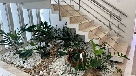 Mansão pé na areia de 6 suítes na Riviera de São Lourenço