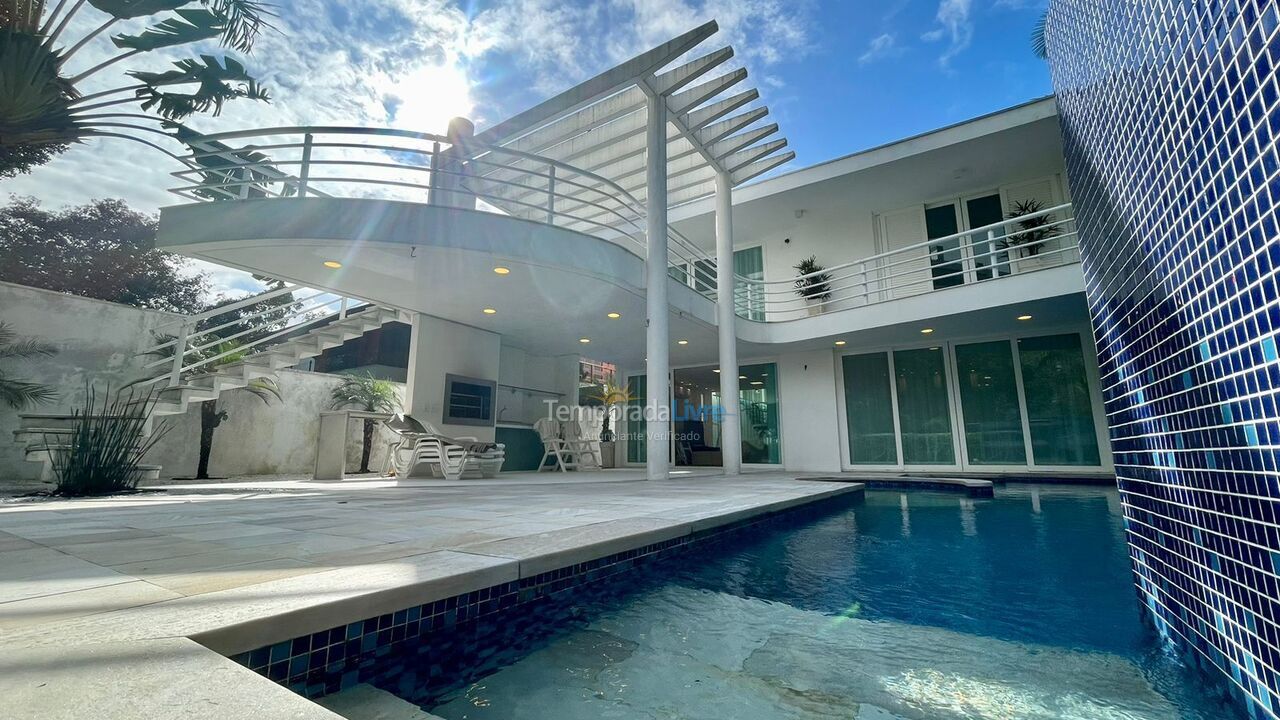 Casa para aluguel de temporada em Bertioga (Riviera de São Lourenço)