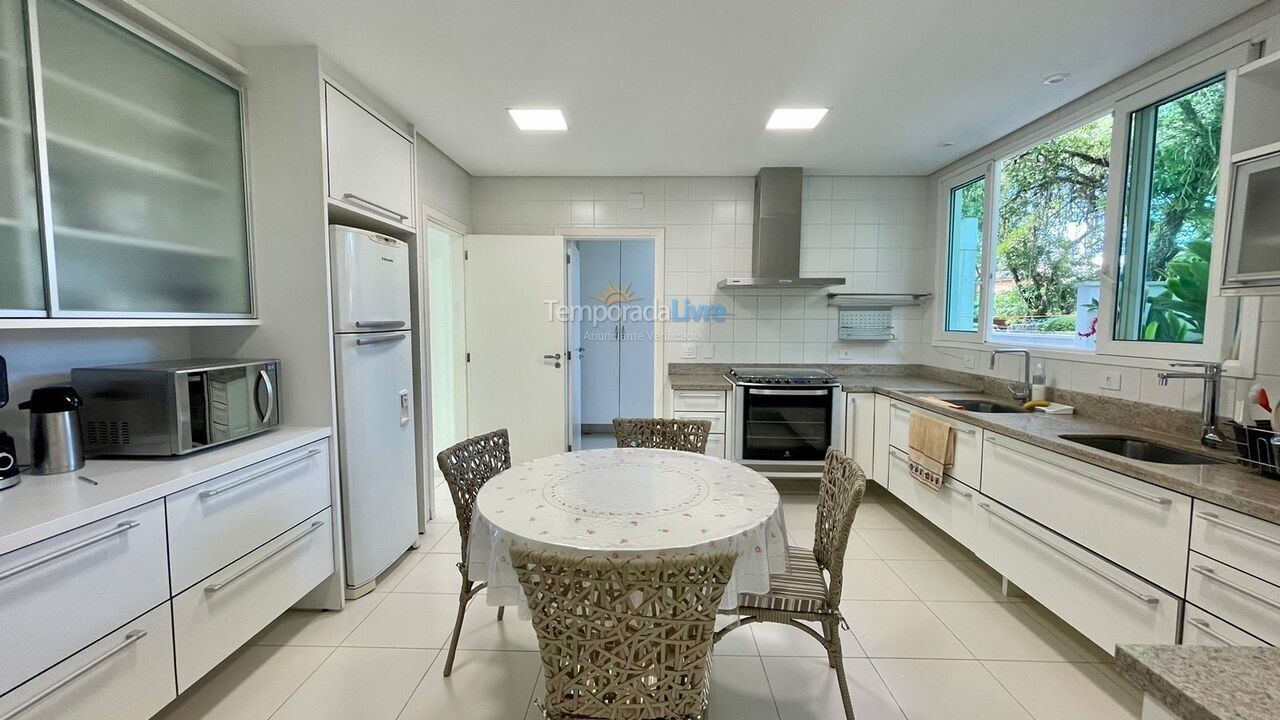 Casa para aluguel de temporada em Bertioga (Riviera de São Lourenço)