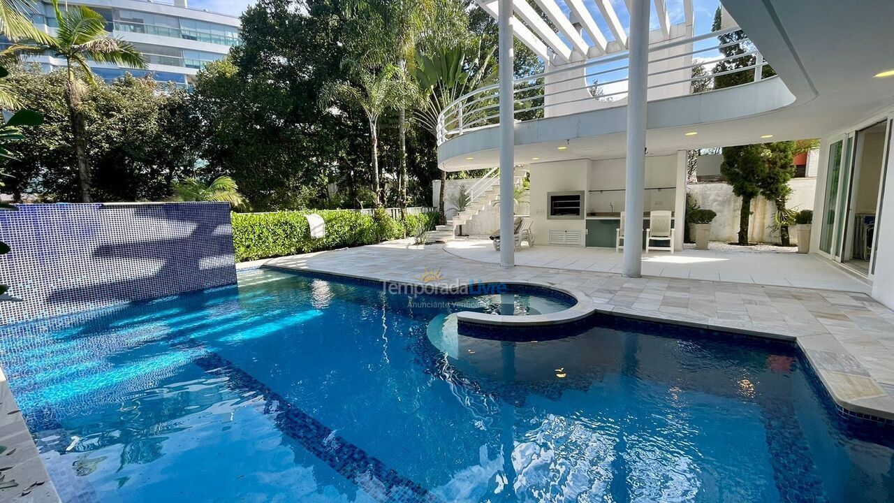 Casa para aluguel de temporada em Bertioga (Riviera de São Lourenço)