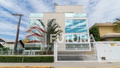 APARTAMENTO BEIRA MAR PARA TEMPORADA – PRAIA DO MARISCAL (LA001EF)