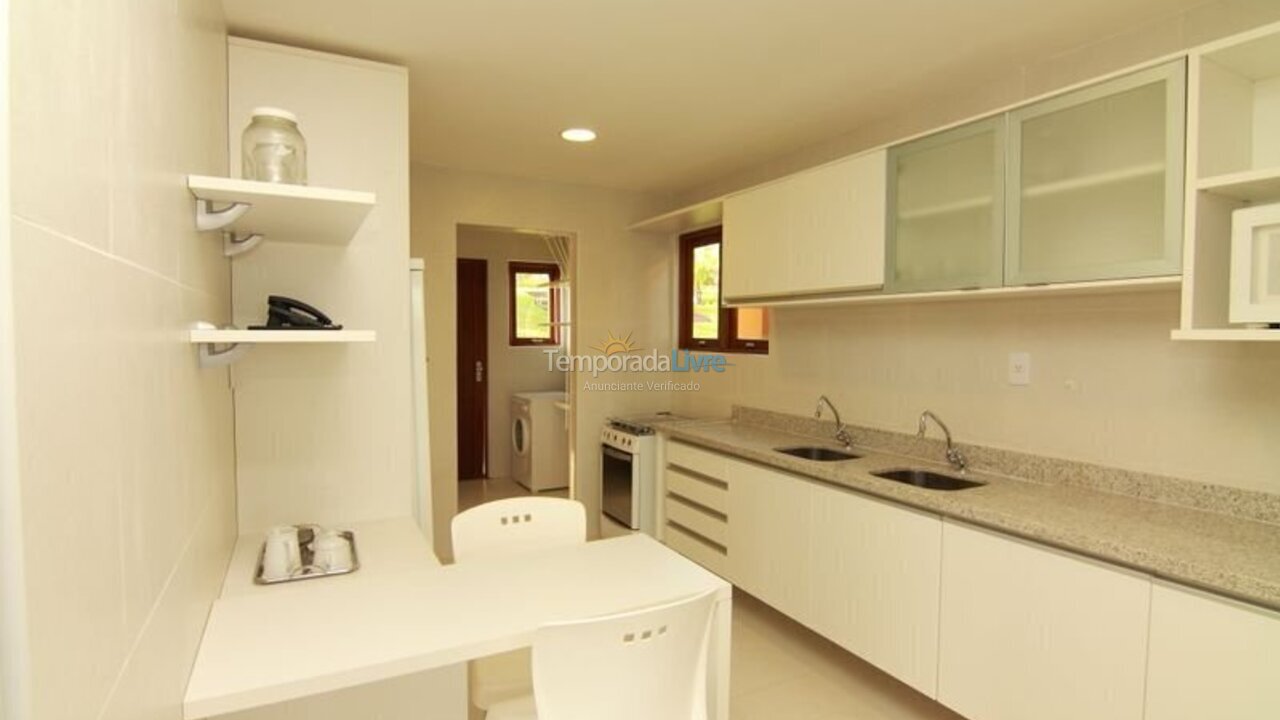 Apartamento para aluguel de temporada em Mata de São João (Imbassaí)